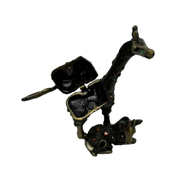 Bedazzled Giraffe with baby. Small trinket/pill box. - Picture 2 of 6